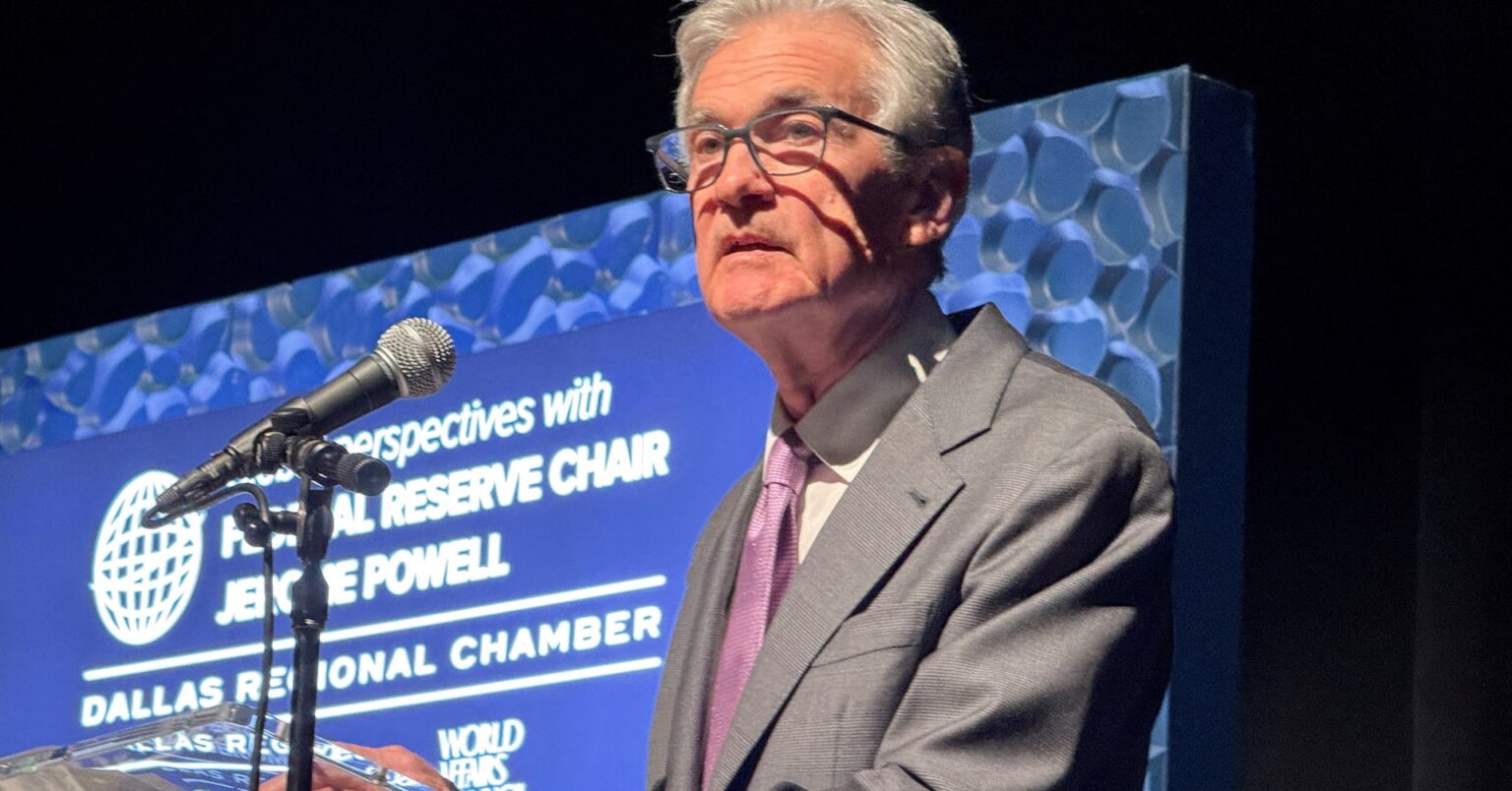 ＦＲＢ「利下げ急がず」、関税の影響に適切に対応　議長が議会証言 | ロイター