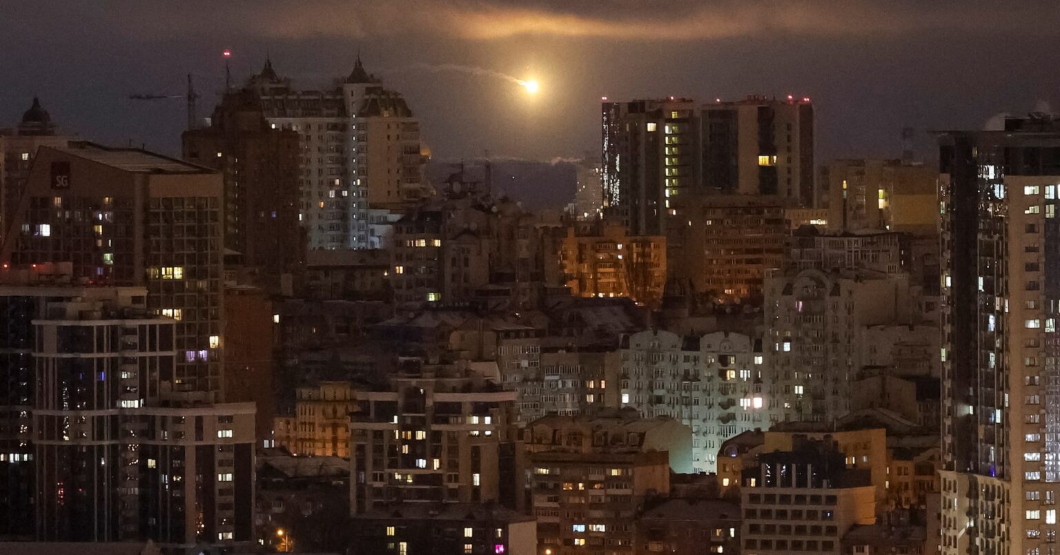 中国がロシアの無人機製造支援、西側部品密輸拠点に＝エストニア | ロイター