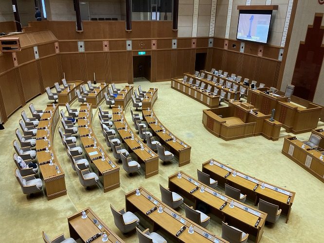 沖縄県議会、予定時刻に開会せず　ワシントン事務所巡り自民が反発、削除求める - 琉球新報デジタル