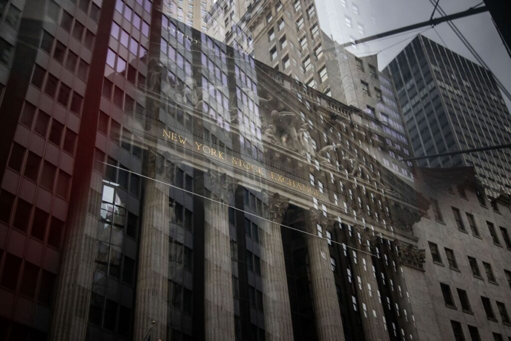 【米国市況】国債利回り急上昇、強い米ＣＰＩで－円２カ月ぶり大幅安 - Bloomberg