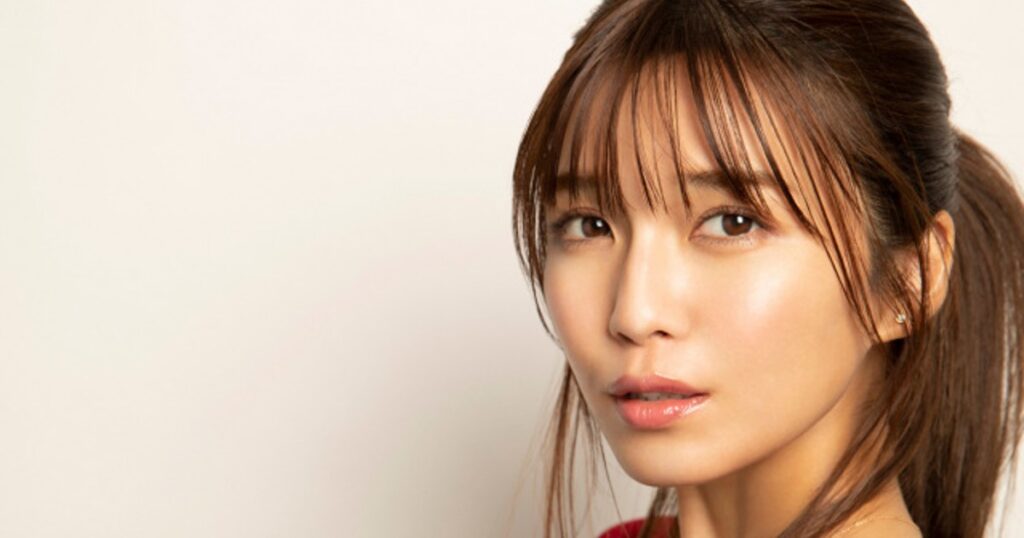 ORICON NEWS：宇野実彩子、第1子妊娠を直筆メッセージで発表「毎日を大切に過ごしています」　昨年3月にNEWS小山慶一郎と結婚 | 毎日新聞