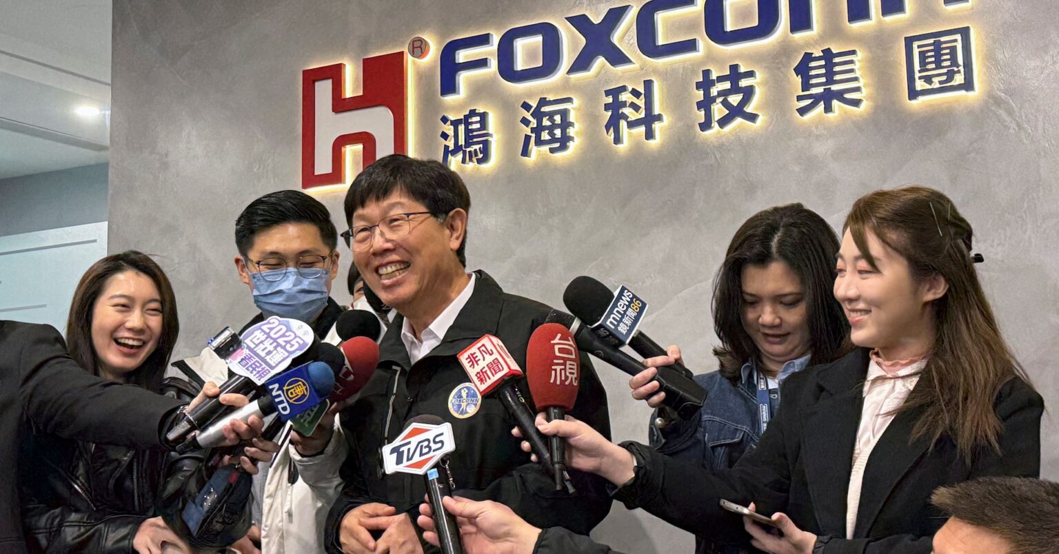 鴻海、協業に必要なら日産株取得検討も＝会長 | ロイター