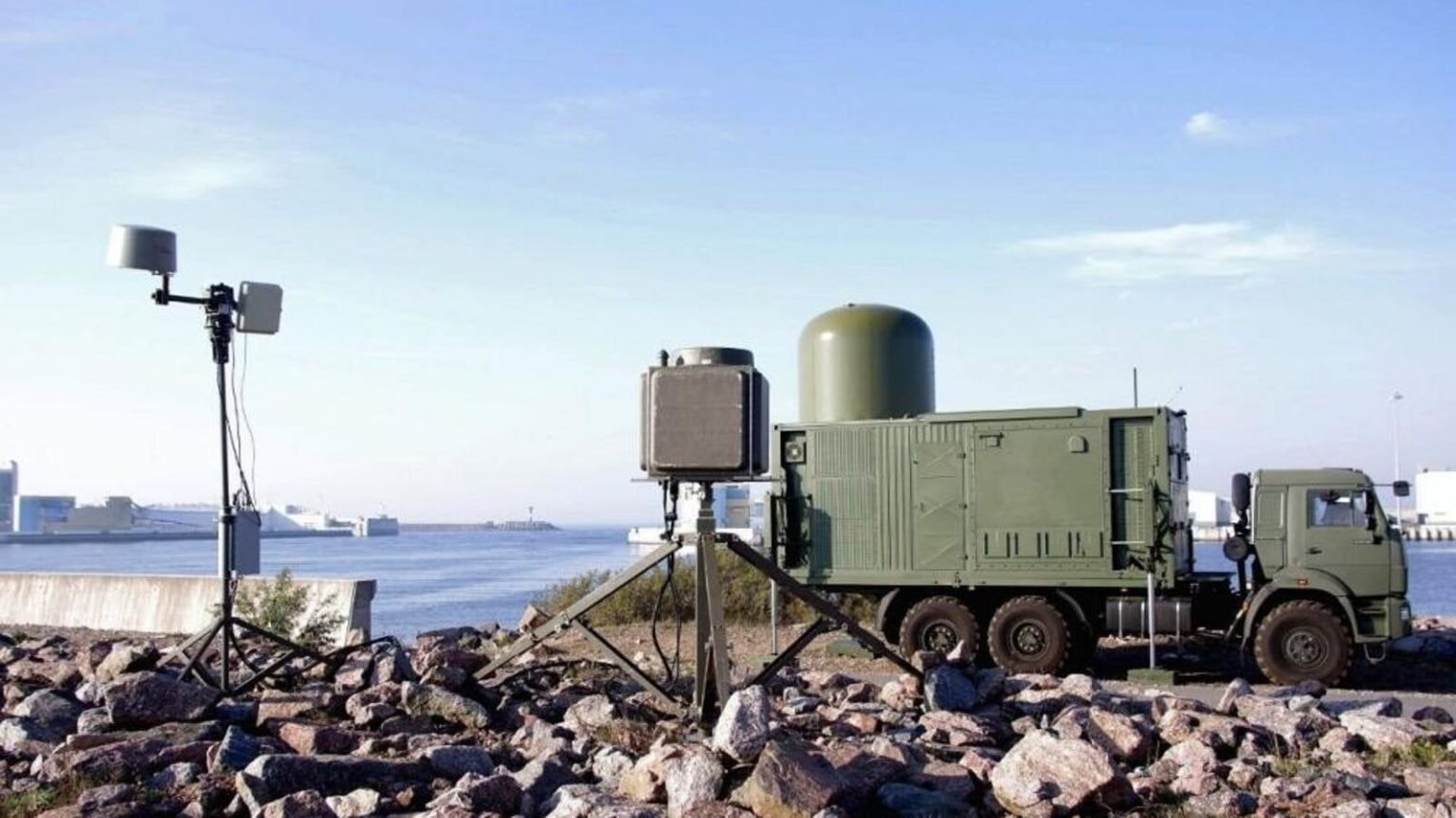 ウクライナのエージェントがロシアを300マイル移動して、モスクワ近くのハイテクロシアのドローンジャンマーの下で爆発物を植えたようです