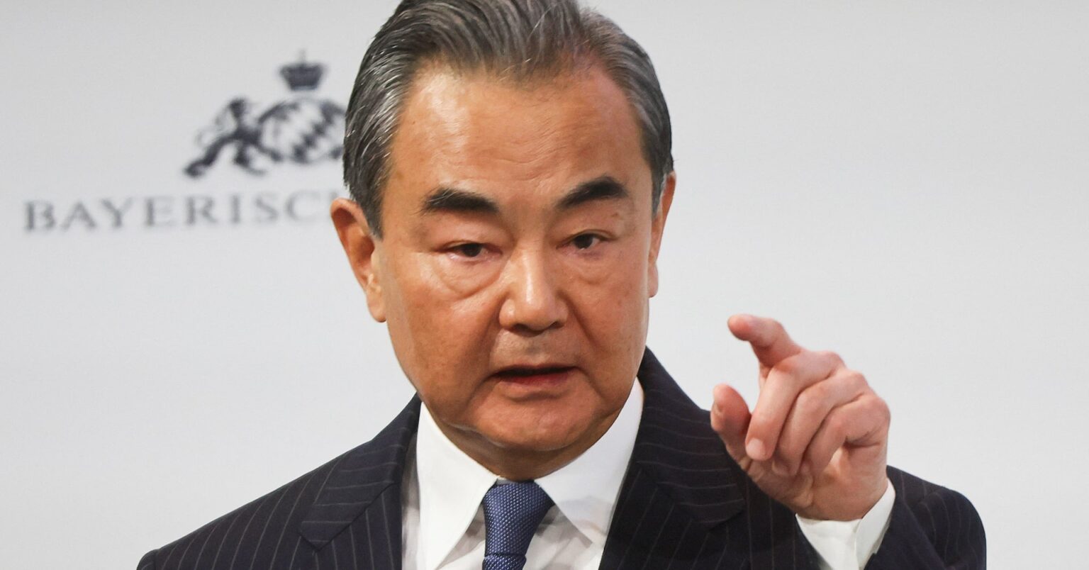 中国外相、対米政策の一貫性強調　「抑圧には最後まで付き合う」 | ロイター