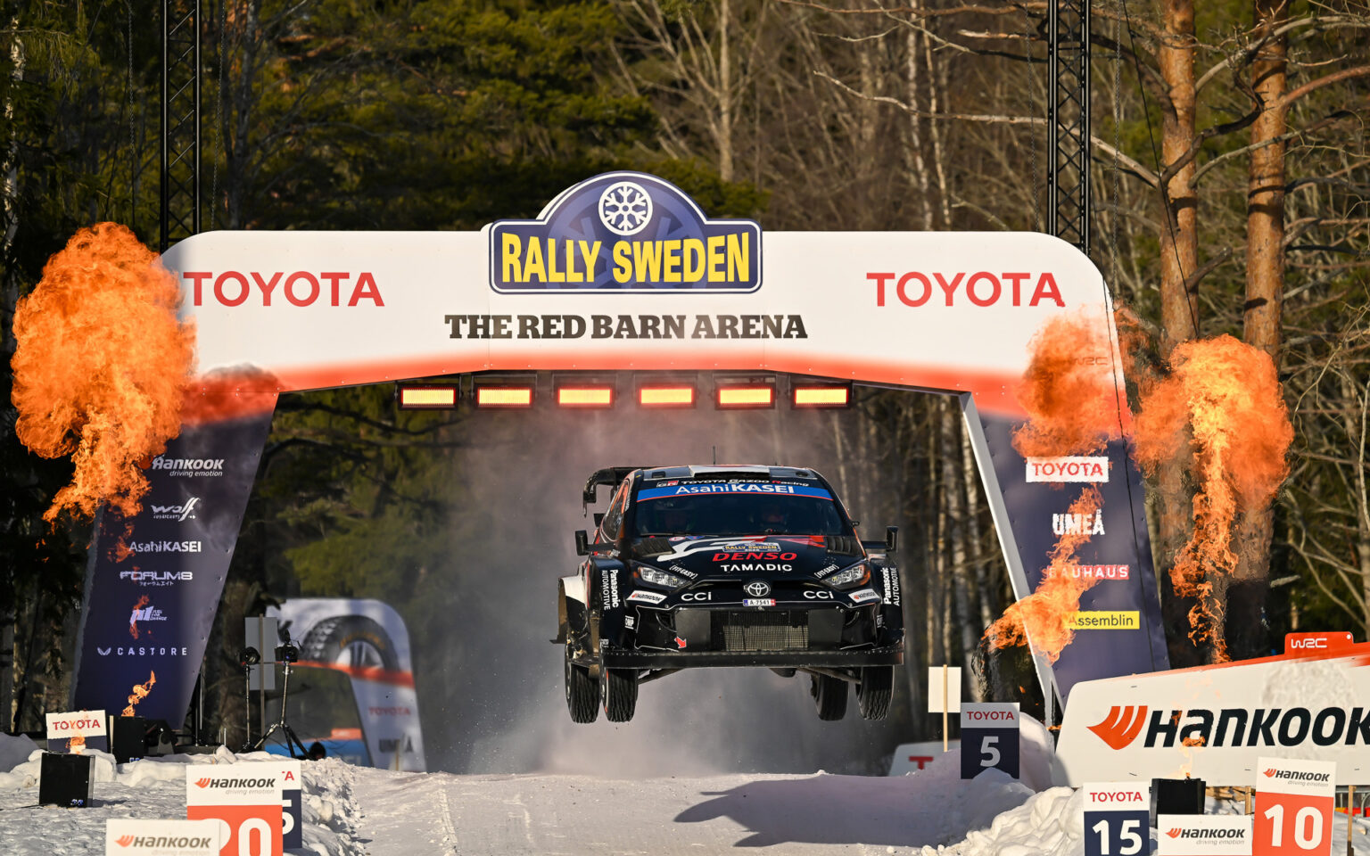 豊田章男会長、WRC第2戦の1-2フィニッシュにコメント ラトバラ代表には「セリカのストーリーづくりをよろしく頼みます」 - Car Watch