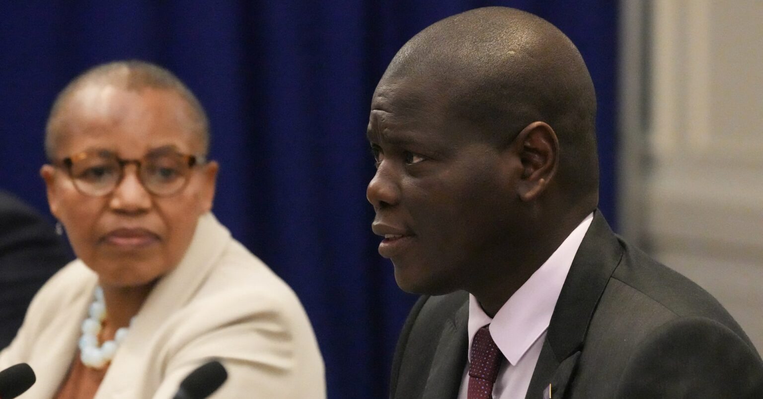 南ア、援助打ち切りの米に代わり中国が支援約束＝外相 | ロイター