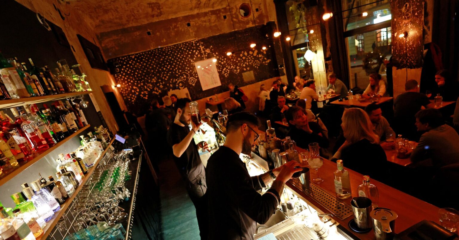 ＷＨＯ、欧州でアルコール飲料にたばこ並み「がん警告」要請 | ロイター