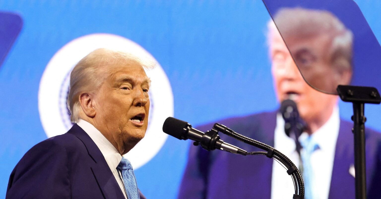 自動車・半導体関税、トランプ氏「来月かそれより前に」発表　木材も | ロイター