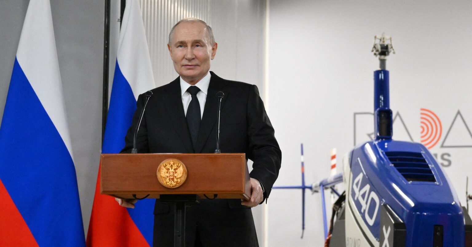 ウクライナのカスピ海石油施設への攻撃、西側が関与＝プーチン氏 | ロイター