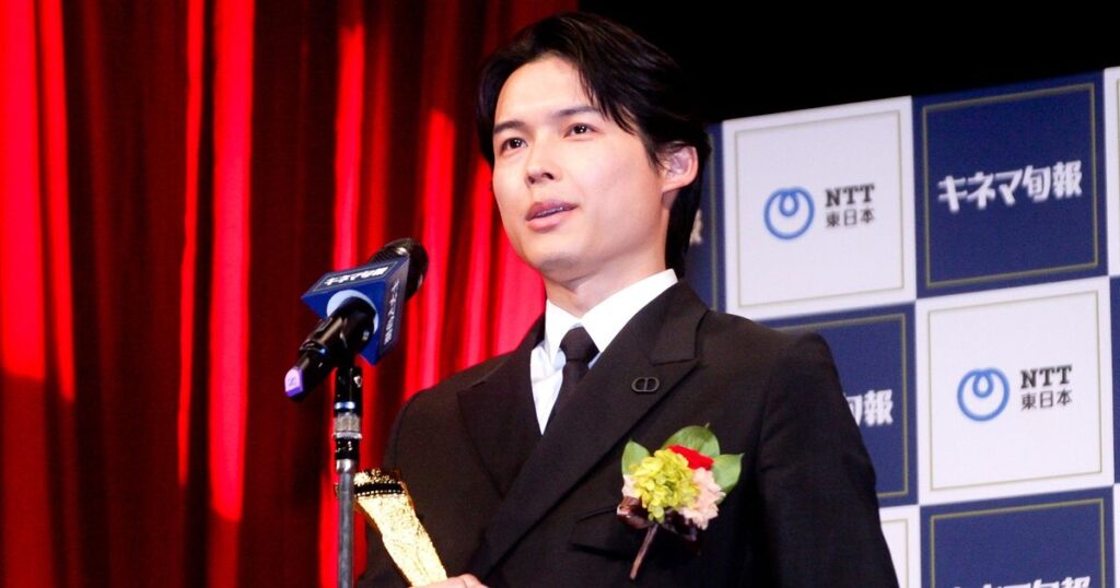 松村北斗、キネ旬主演男優賞に感謝 グループへの思いも明かす「人生を共にする仲間がいる」 - シネマトゥデイ