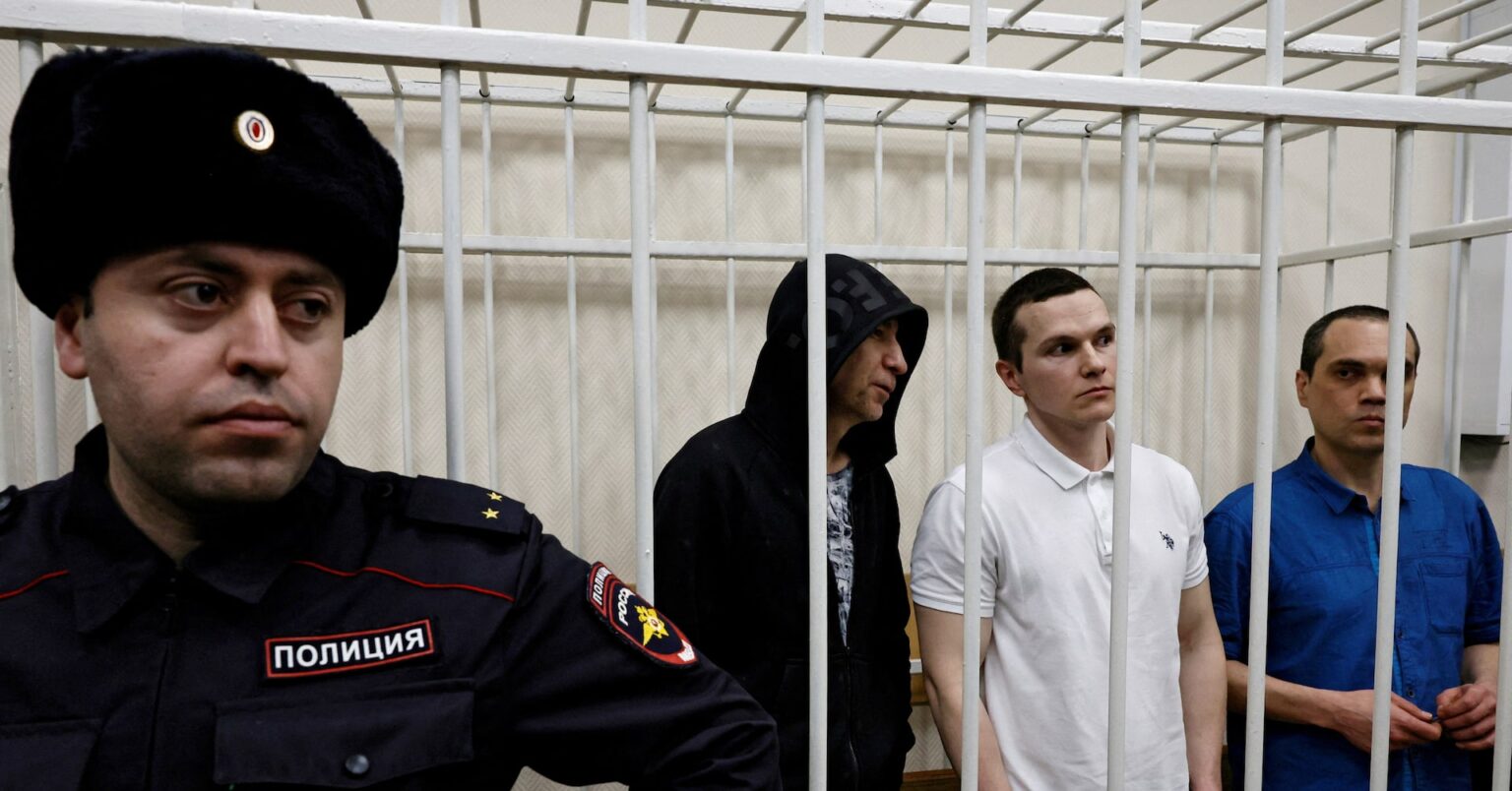 アングル：ロシア反体制派ナワリヌイ氏の死から１年、なお続く支持者への弾圧 | ロイター