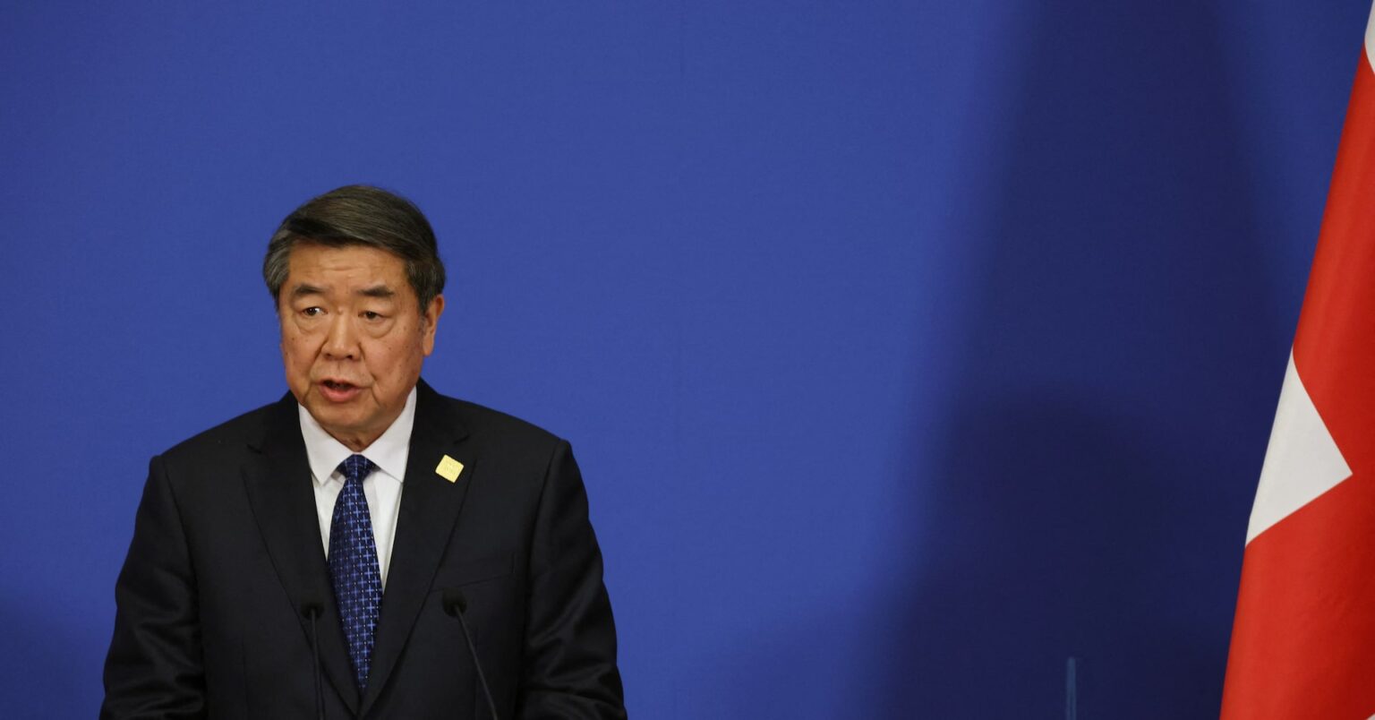 中国副首相が米財務長官と会談、対中関税に懸念　対話継続で一致 | ロイター