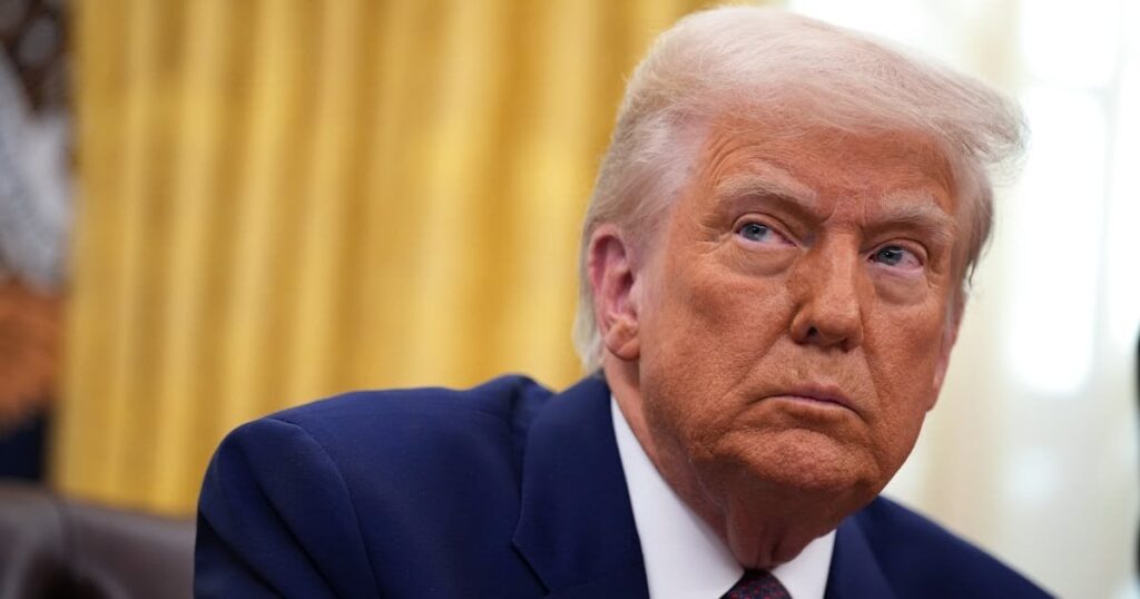 トランプ自身の投票者は非常に悪いニュースと警告で彼を襲った