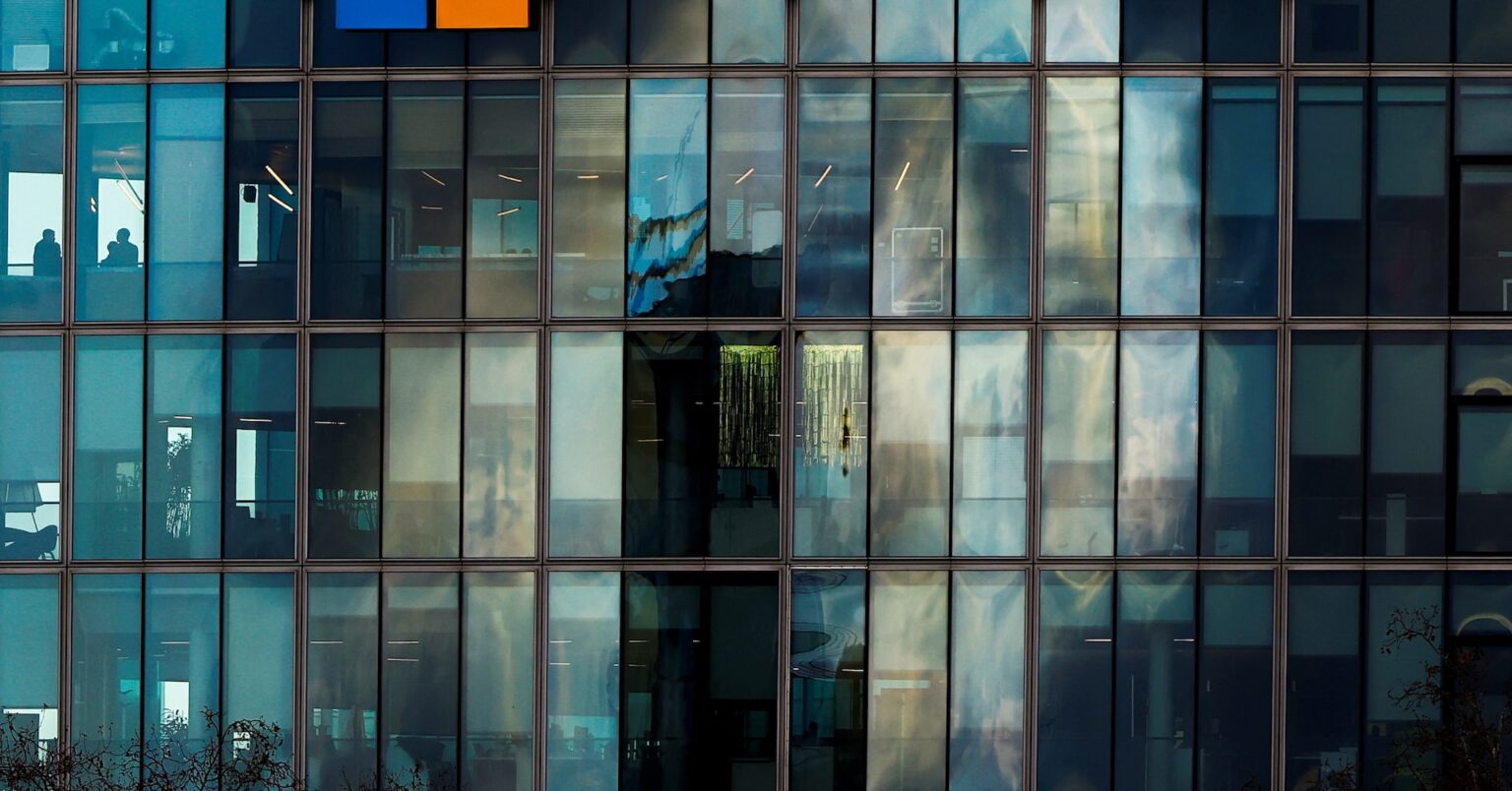 マイクロソフトにデータセンターのリース解約情報、ＡＩブームに疑念 | ロイター