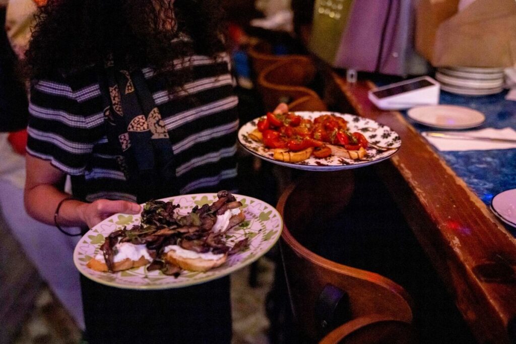 トランプ関税で米飲食店に120億ドルの打撃と試算、業界は免除嘆願 - Bloomberg