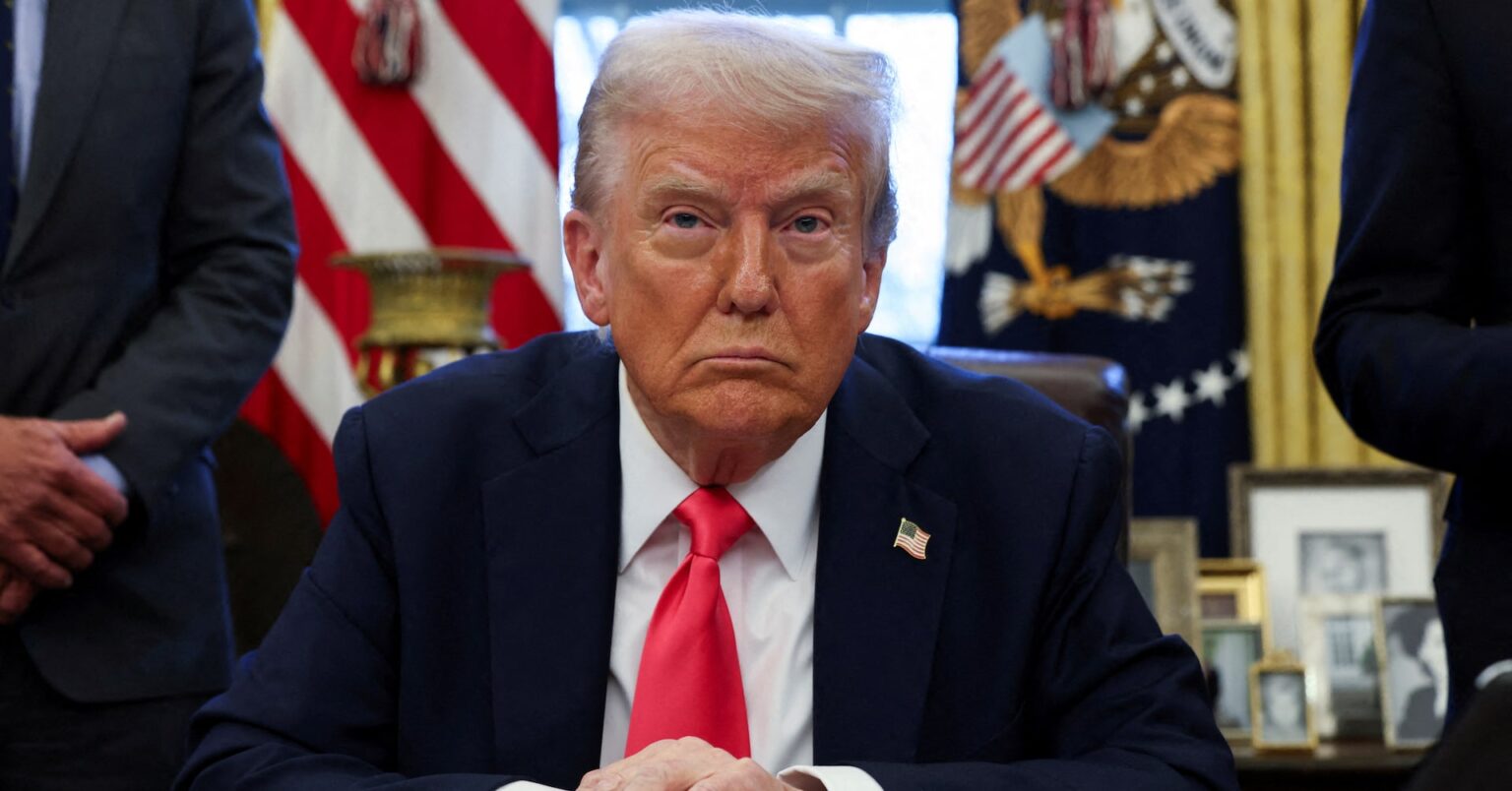 アングル:トランプ氏の「ゴールドカード」構想、富裕層の大規模流入は見込み薄か | ロイター アングル:トランプ氏の「ゴールドカード」構想、富裕層の大規模流入は見込み薄か | ロイター