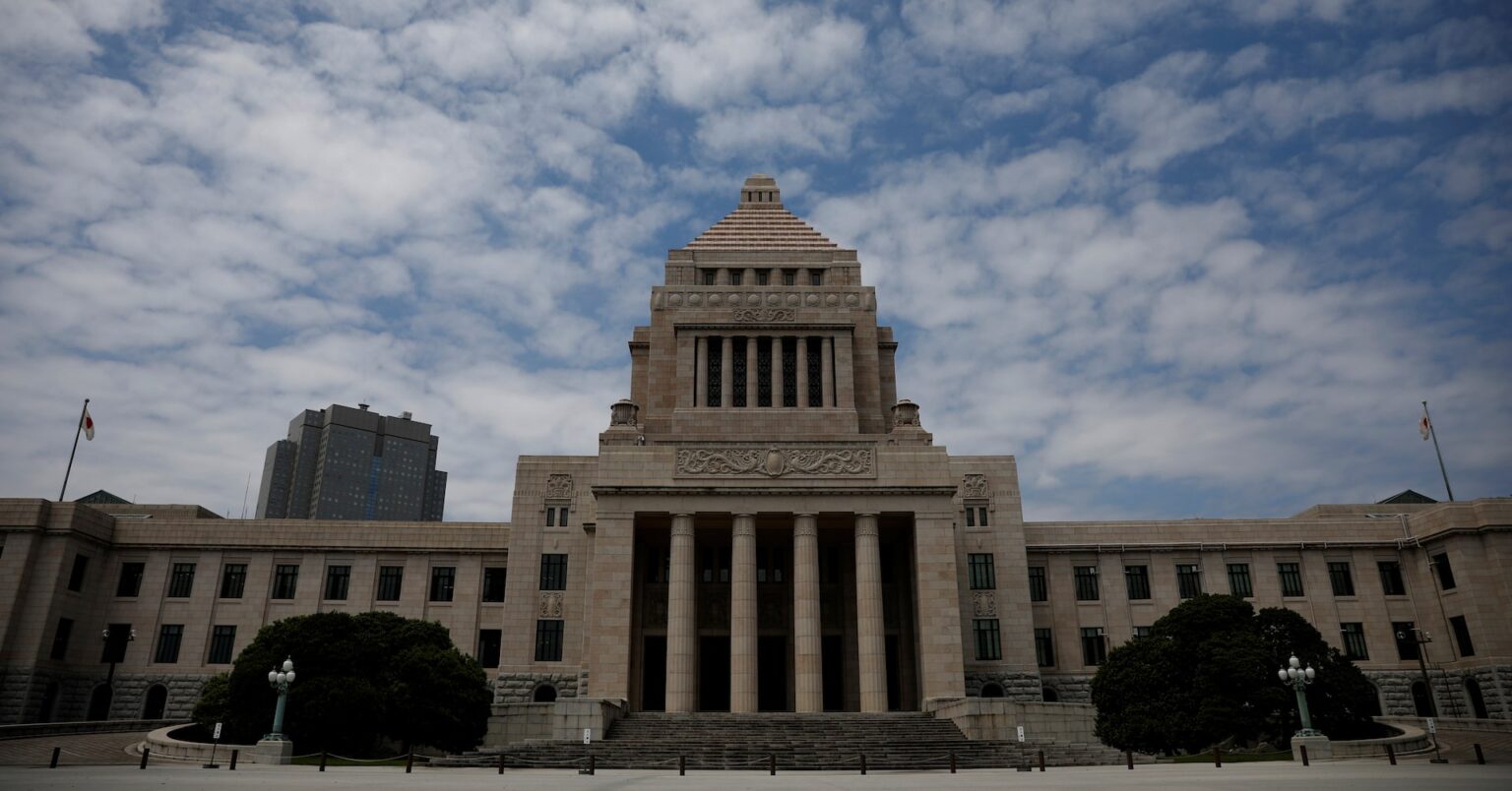 焦点:暫定予算回避へ折衷案、「赤字国債」見送りも 歳出追加に含み | ロイター 焦点:暫定予算回避へ折衷案、「赤字国債」見送りも 歳出追加に含み | ロイター