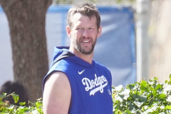 通算212勝カーショー、ドジャースと再契約　米報道…キャンプ初日にチーム即合流 | Full-Count