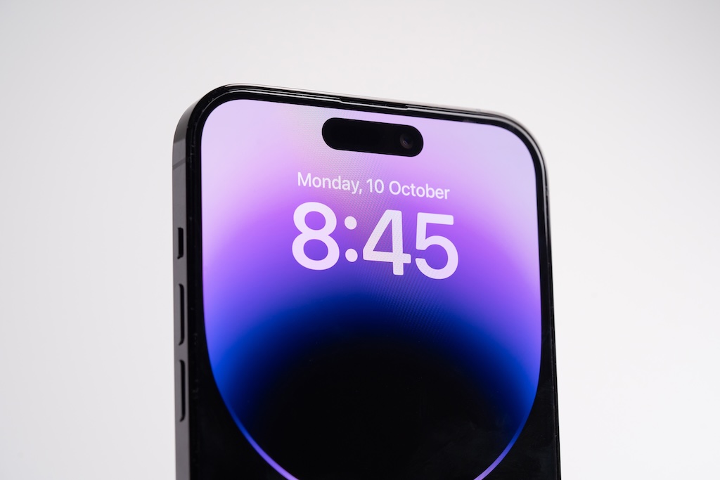 「折りたたみiPhone」、超薄型ガラスのサプライヤーがついに決定！ | GetNavi web ゲットナビ