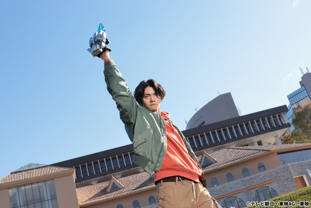 井内悠陽、『ナンバーワン戦隊ゴジュウジャー』にサプライズ出演 『ブンブンジャー』大也役ではなく堤なつめ役でクワガタオージャーに変身 - ORICON NEWS
