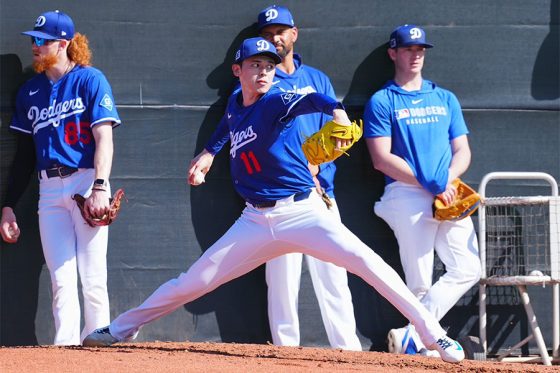 佐々木朗希、大谷翔平の前でブルペン34球　ド軍正捕手は"武者震い"「ワクワクする」 | Full-Count