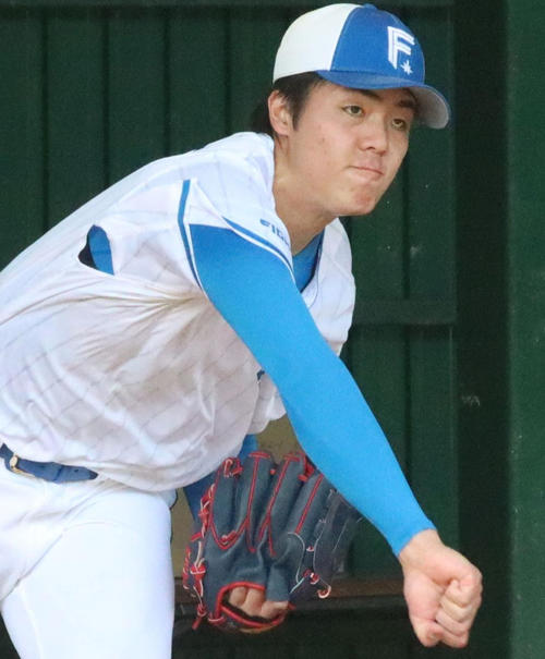 【日本ハム】ドラ1柴田獅子が淡々と初ブルペン 金子コーチ「自分の世界持っていていい」 – ニッカンスポーツ ブルペンで投球練習する日本ハム柴田(撮影・永野高輔)