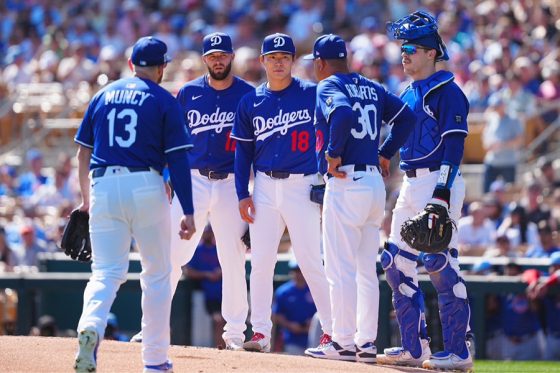大谷欠場のド軍、"初陣"飾れず12失点　由伸0封も後続炎上…25歳は頭部直撃で交代 | Full-Count