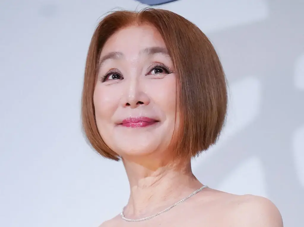 浅野温子　舞台あいさつでやらかした！共演俳優の喫煙“暴露”に「若者潰ししちゃった」と反省― スポニチ Sponichi Annex 芸能