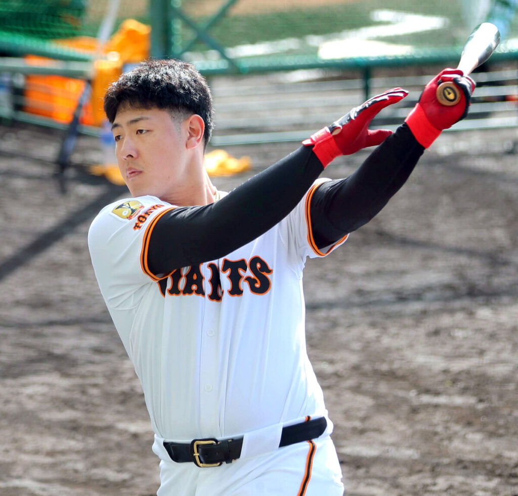 グラスノーとの対戦を待ちわびる岡本和真