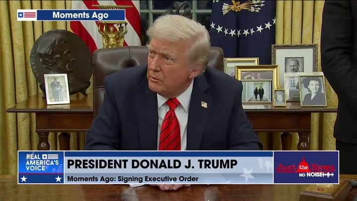 トランプはウクライナについてジャーナリストから質問されます。彼は答えます...「私たちは彼らから鉱物を得るつもりです、b/cなぜ私たちがこれをしているのか...」「これ」はウクライナへの資金提供を意味します。たぶんb/c私たちは民主主義を擁護し、ロシアに殺される人々を助けたいですか？思いやりはまったくありません。