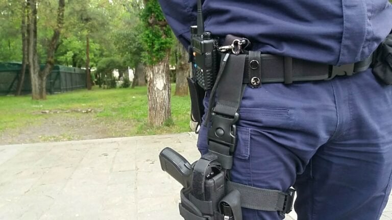 未成年者のレイプでピレウスで逮捕された警察官