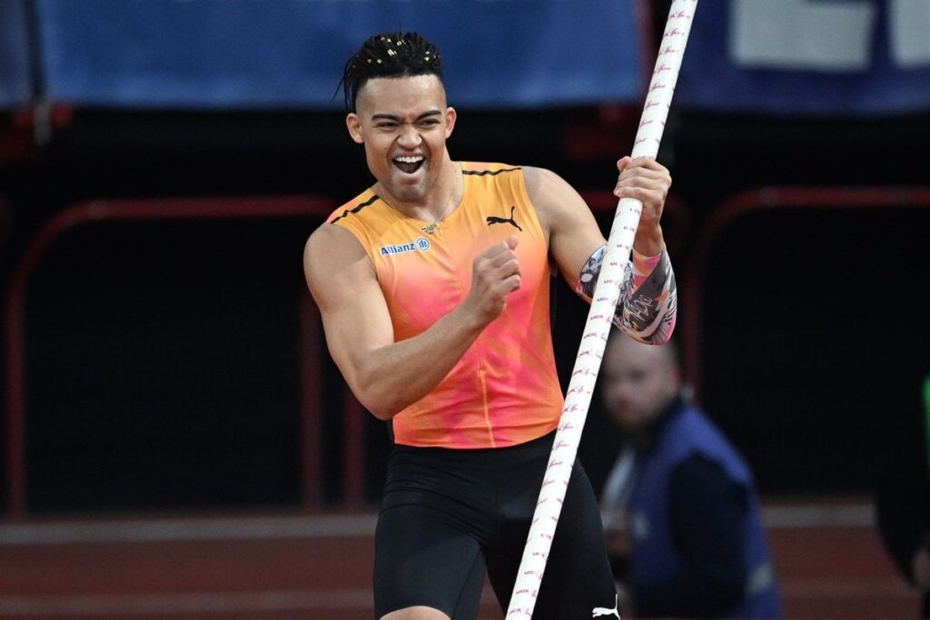 陸上競技：6.01 mで。