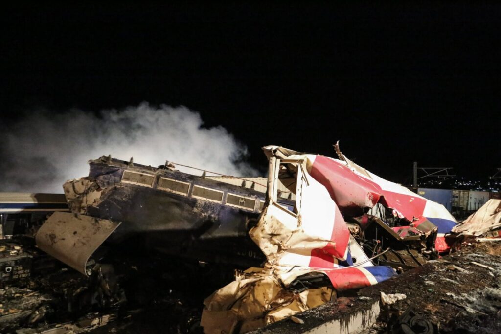 TEMPI：専門家：「爆発はシリコンオイルではなく違法な負荷によるものです。大量の木材が検出されました」