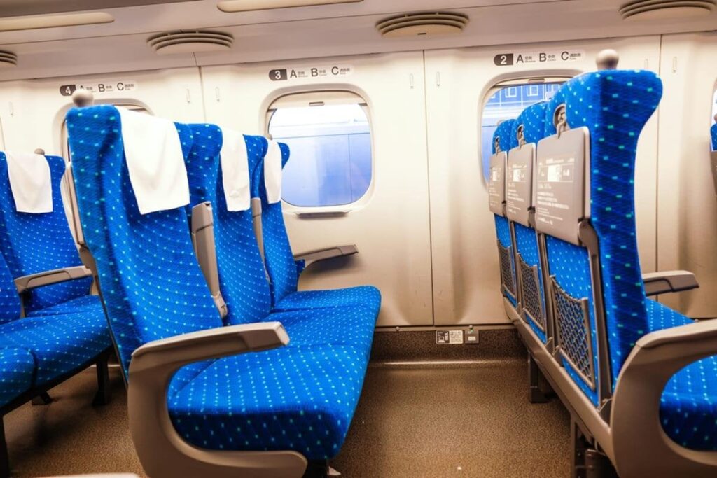 【姉に聞け】姉家族との旅行で、姉たちは「グリーン車」に乗るとのこと。常用的に乗っているようですが、高収入なのでしょうか？