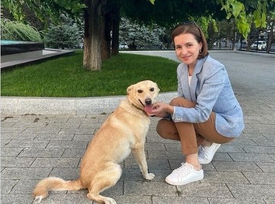 マイア・サンドゥは、民主主義を強化する努力に対する感謝として、ドイツで受け取った100,000ユーロの賞をネイティブビレッジに寄付します