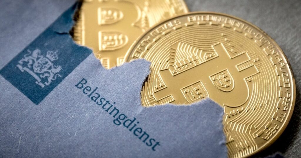 ビットコインは税務当局に見えるようになり、「ゴールドバーとウイスキーコレクションを示す」