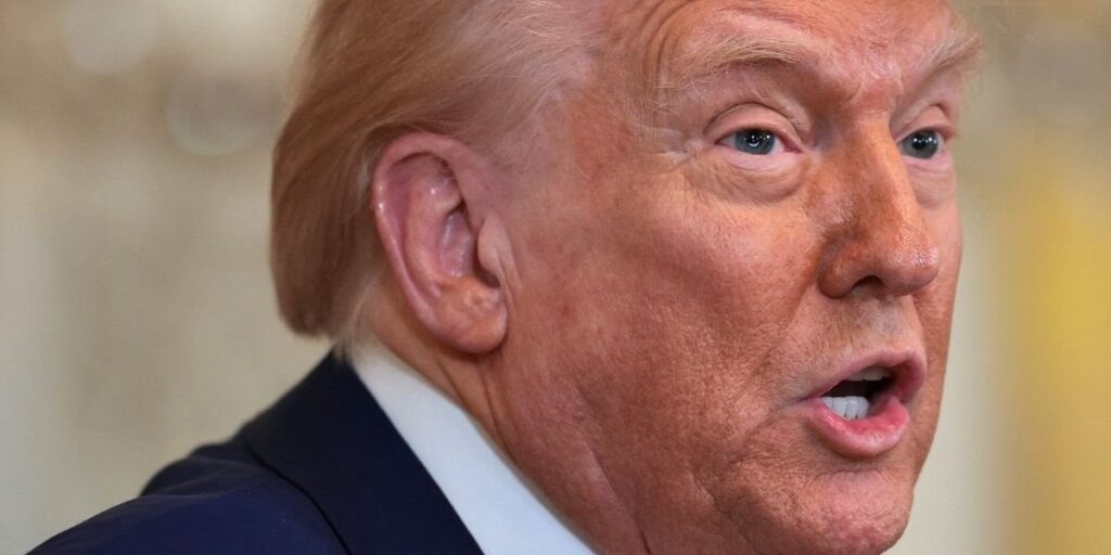 連邦政府は、民主党の知事がトランプの「いじめ」に立ち向かった後、メイン州の調査を開始しました