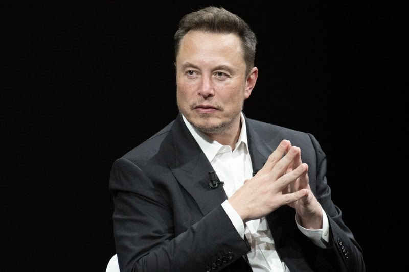 エロン・マスクはRCCの大統領を攻撃し、ルーマニアの選挙の廃止に関連するTwitterの投稿で、彼を「裁判官ではなく暴君」と呼んでいます。 - ビジデー