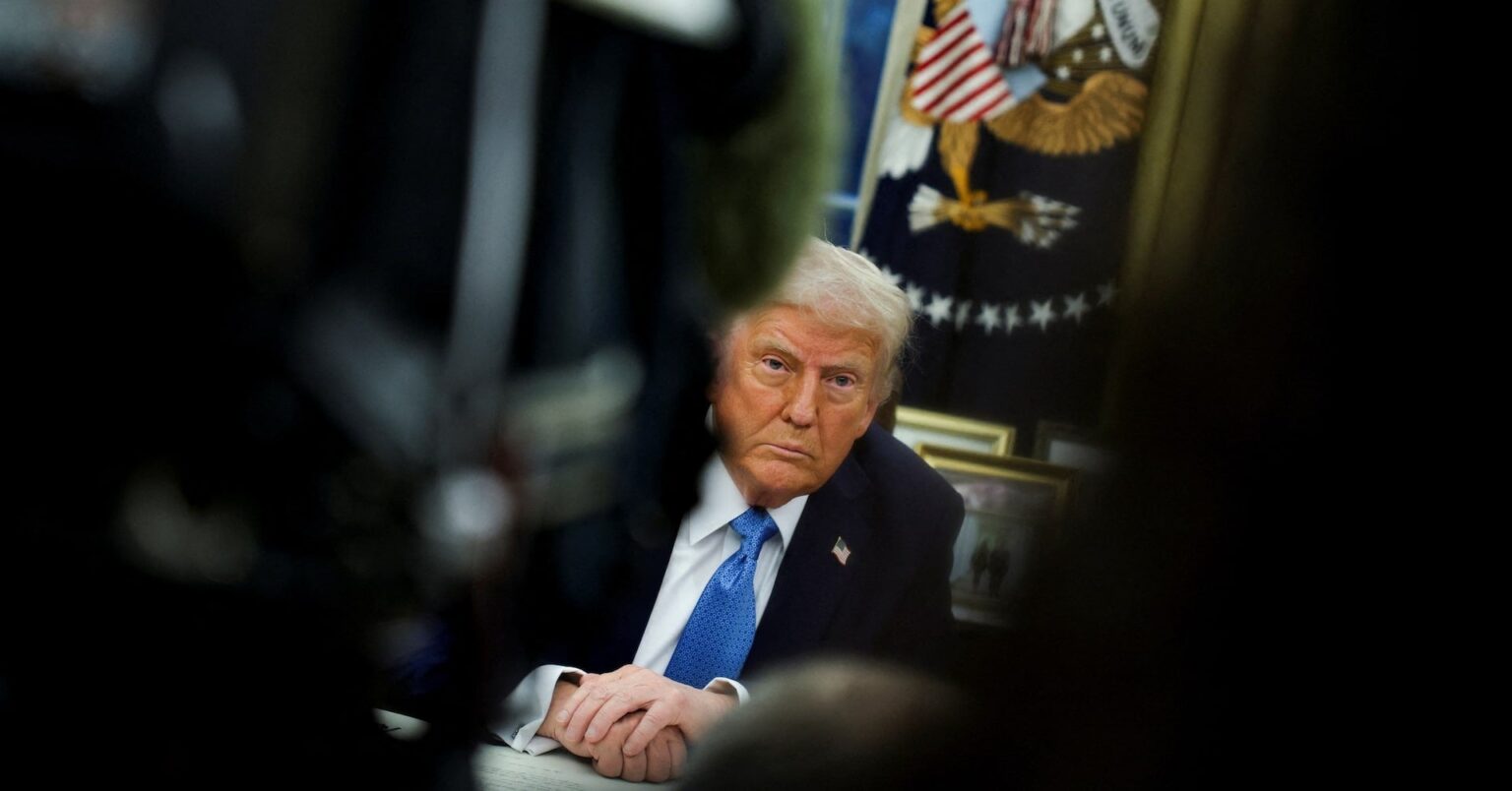 CBSによると、午後5時にほとんどの政府のウェブサイトを倒すトランプ管理者は報告しています
