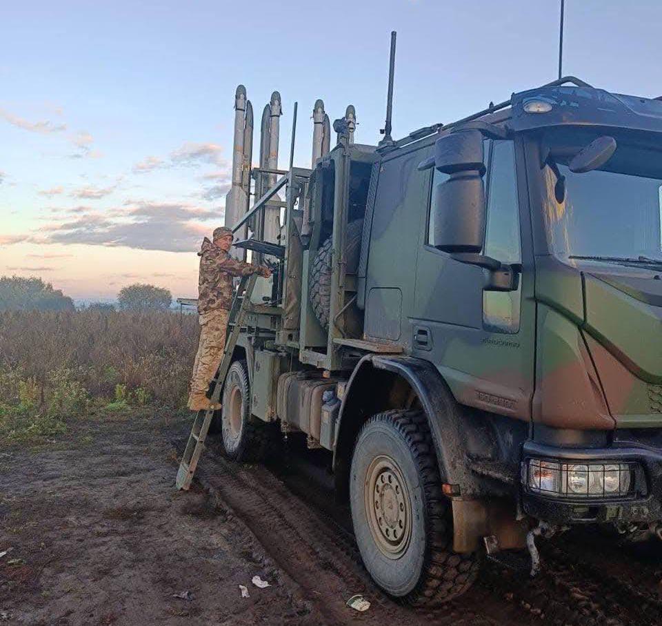 ウクライナの虹彩-T slsの最初の写真。 Iveco Eurocargoベースの標準構成のように見えます [February 2025]
