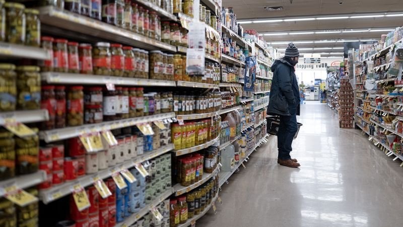 トランプは初日に食料価格を下げることを約束した。代わりに、卵はより高価になっています
