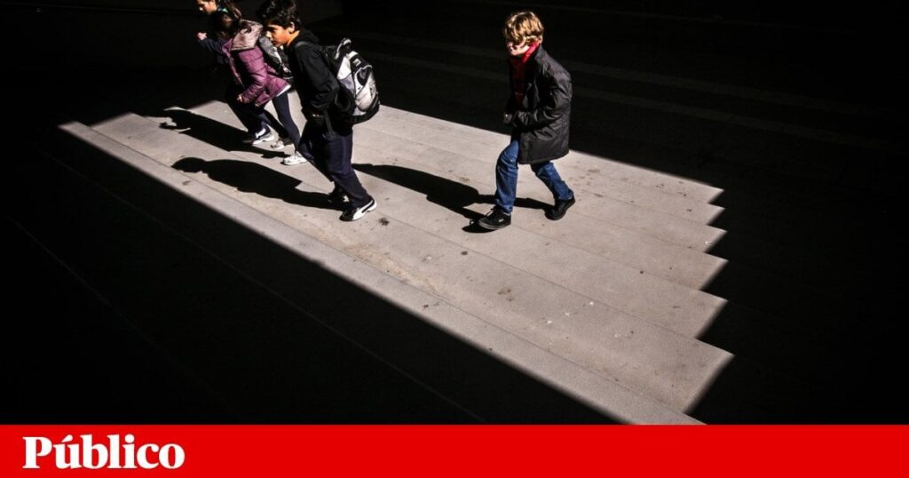 学校の40％は15人未満で、26％が10人未満です。それは「リソースの無駄」です