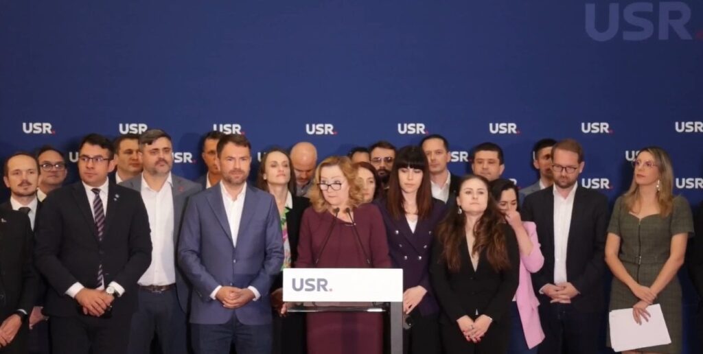 IohannisのIohannisの孤立主義者、金とソースによって開始された停止の要請により、議会のUSR署名を分析します