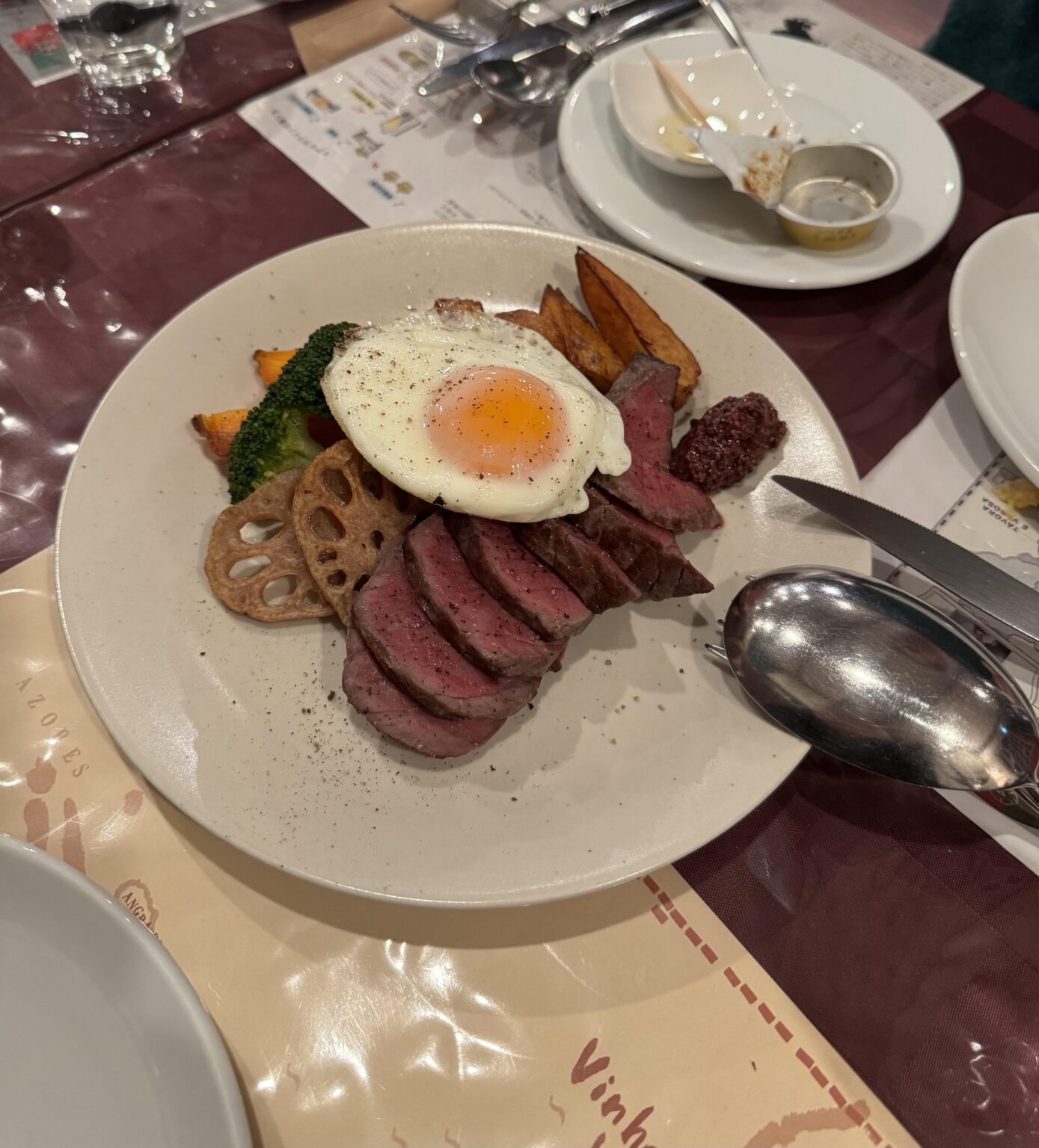 日本の大阪にあるポルトガルのレストランで食べたビットック