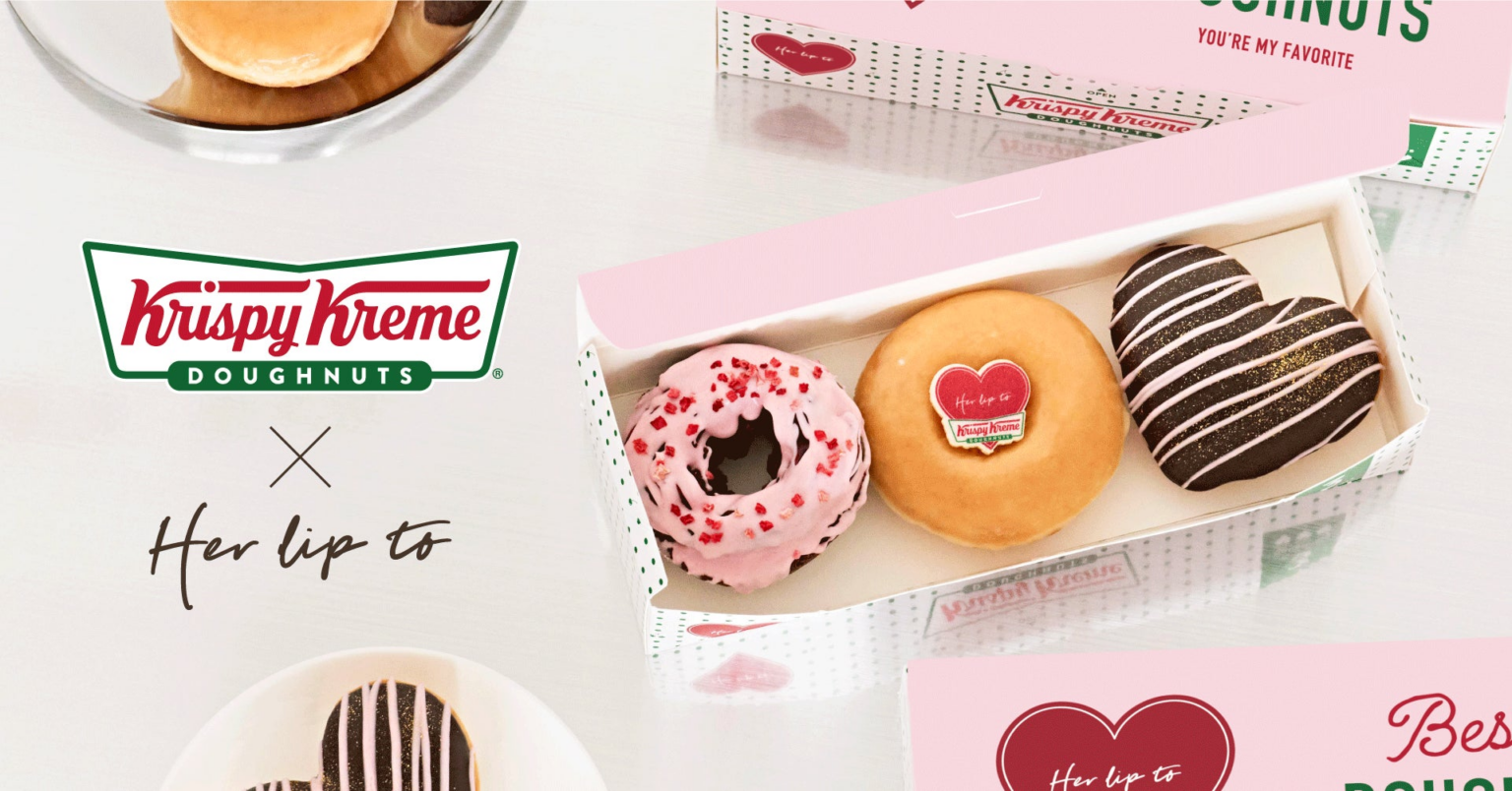 小嶋陽菜がプロデュースするライフスタイルブランド「Her lip to」がクリスピー・クリーム・ドーナツとコラボレーション！今年は東京・大阪の２店舗にて開催が決定 | 株式会社heart relationのプレスリリース