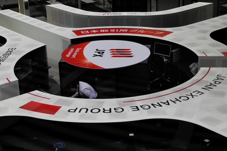 午前の日経平均は小幅続落、日米会談は「無難」 方向感欠く