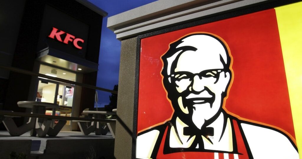 米KFCが本社移転、ケンタッキー州からテキサス州に