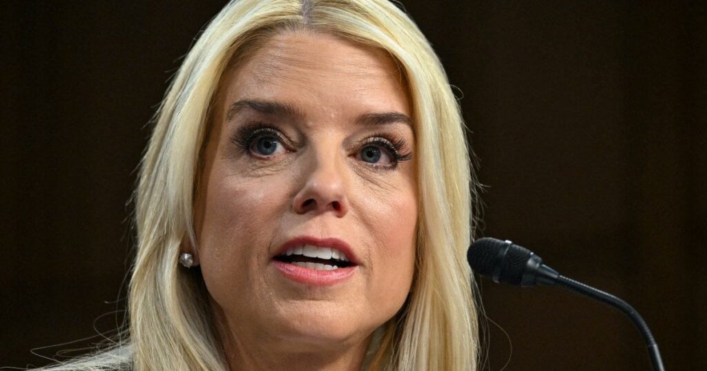Ag Pam BondiはFBIの外国の影響タスクフォースをシャッター