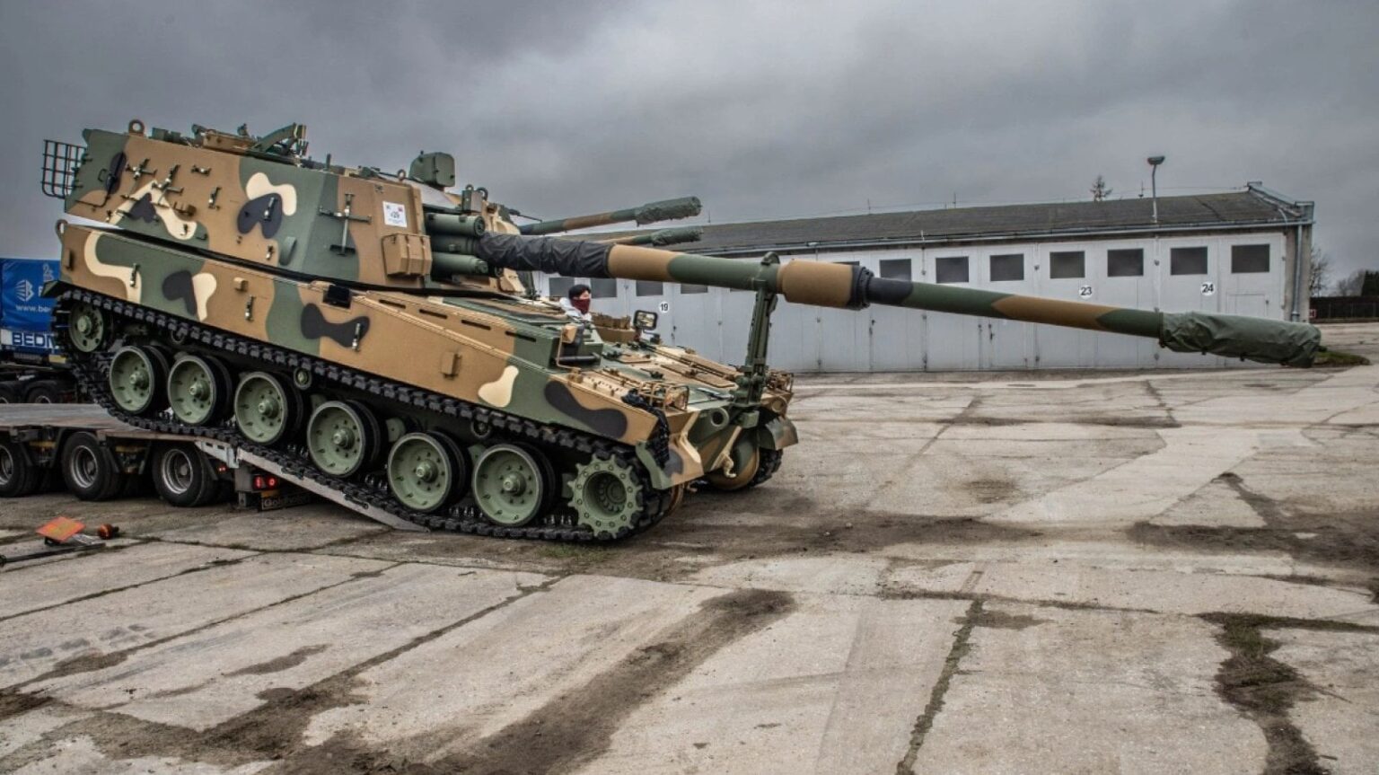 K9 Thunder Howitzersには新しいエンジンがあります。ルーマニアは、米国が育てた工場で製造された「ルーマニア版」を雷の「