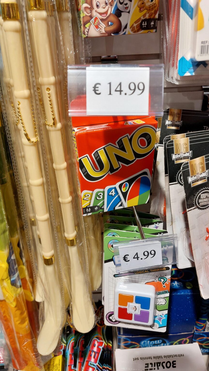 私の地元の€2ショップは、昼間の強盗を犯しました
